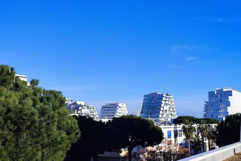 Appartement Grand Voile - Hyper Centre, Climatisation, Vue Panoramique Sur L'Architecture De La Grande Motte Extérieur photo